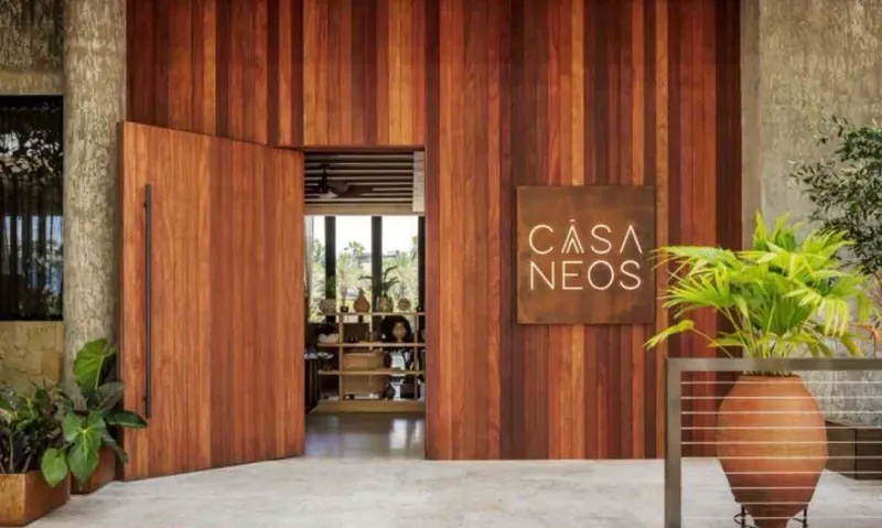 Casa Neos - Dinner plan with Daniella in Miami