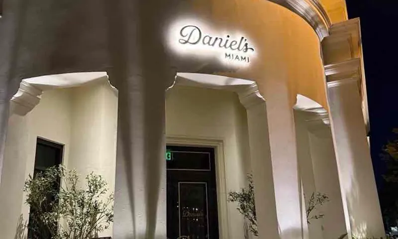 Gables Escape - Dinner plan with Nadia in Coral Gables
