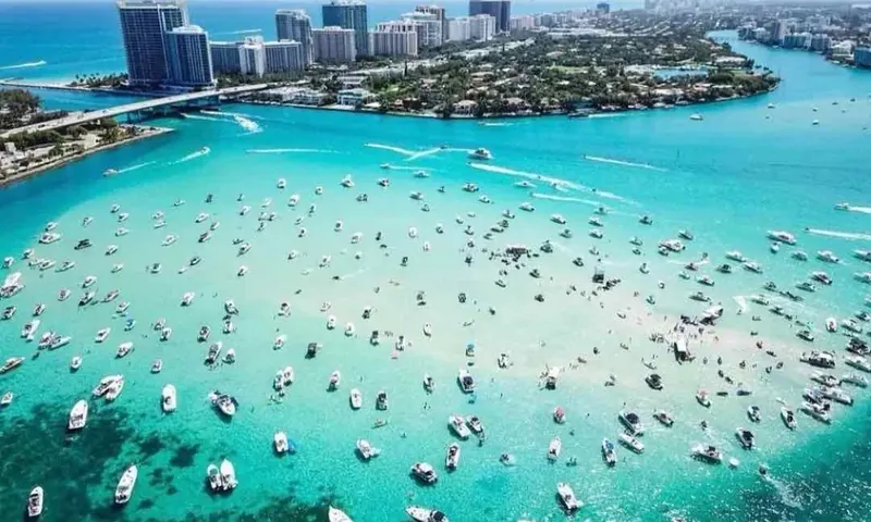 Boating to Haulover Sand Bar - Beach Days plan with Jeff in Miami